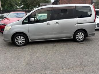 Nissan Serena 2.0 Petrol MPV 5dr