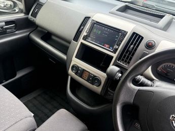 Nissan Serena 2.0 Petrol MPV 5dr