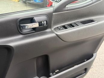 Nissan Serena 2.0 Petrol MPV 5dr