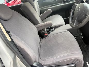 Nissan Serena 2.0 Petrol MPV 5dr