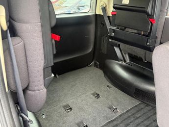 Nissan Serena 2.0 Petrol MPV 5dr
