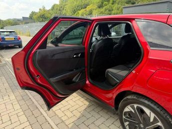 MG MG 4 64kWh Trophy Long Range Auto 5dr