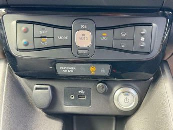 Nissan Leaf 40kWh Acenta Auto 5dr