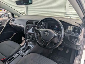 Volkswagen Golf 35.8kWh e-Golf Auto 5dr