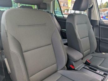 Volkswagen Golf 35.8kWh e-Golf Auto 5dr