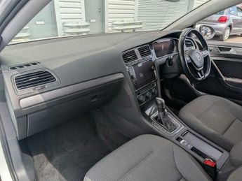 Volkswagen Golf 35.8kWh e-Golf Auto 5dr