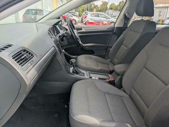 Volkswagen Golf 35.8kWh e-Golf Auto 5dr