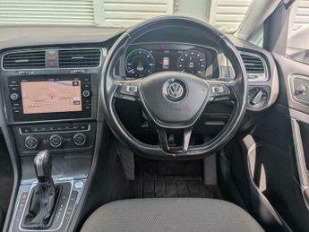 Volkswagen Golf 35.8kWh e-Golf Auto 5dr