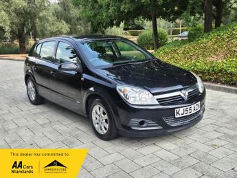 Vauxhall Astra 1.8i 16v Club Hatchback 5dr Petrol Automatic (197 g/km, 123 bhp)