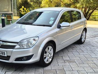 Vauxhall Astra 1.8i 16v Elite Hatchback 5dr Petrol Automatic (184 g/km, 138 bhp