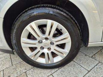 Vauxhall Astra 1.8i 16v Elite Hatchback 5dr Petrol Automatic (184 g/km, 138 bhp