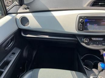 Toyota Yaris VVT-I T SPIRIT