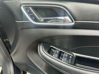 MG MG5 61.1kWh Exclusive Long Range Auto 5dr
