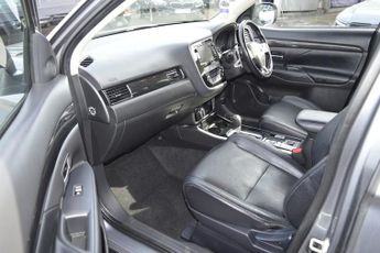 Mitsubishi Outlander DI-D 4