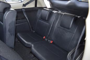 Mitsubishi Outlander 4