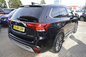 Mitsubishi Outlander 4