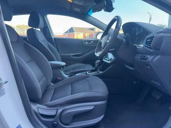 Hyundai Ioniq 1.6 h-GDi Premium DCT Euro 6 (s/s) 5dr