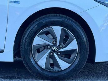 Hyundai Ioniq 1.6 h-GDi Premium DCT Euro 6 (s/s) 5dr
