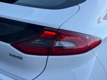 Hyundai Ioniq 1.6 h-GDi Premium DCT Euro 6 (s/s) 5dr