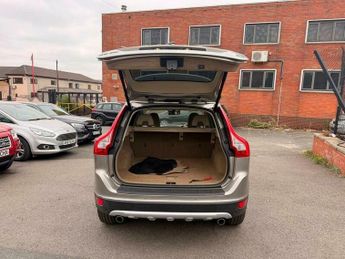Volvo XC60 2.4 D3 SE Geartronic AWD Euro 5 5dr