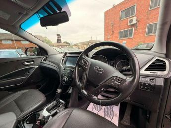 Hyundai Santa Fe 2.2 CRDi Blue Drive Premium Auto 4WD Euro 6 (s/s) 5dr (7 Seat)