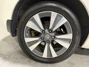 Nissan Leaf 24kWh Tekna Auto 5dr
