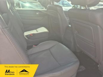Ssangyong Turismo 2.0 e-XDi ES MPV 5dr Diesel T-Tronic Euro 5 (155 ps)