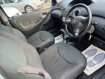 Toyota Yaris VVTI T SPIRIT