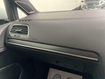 Volkswagen Golf GTi 2.0 Golf GTi Performance TSi Semi-Auto 5dr