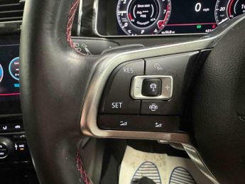 Volkswagen Golf GTi 2.0 Golf GTi Performance TSi Semi-Auto 5dr