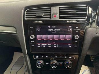 Volkswagen Golf GTi 2.0 Golf GTi Performance TSi Semi-Auto 5dr