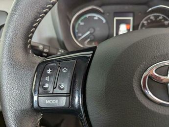 Toyota Yaris 1.5 VVT-h Icon E-CVT Euro 6 (s/s) 5dr