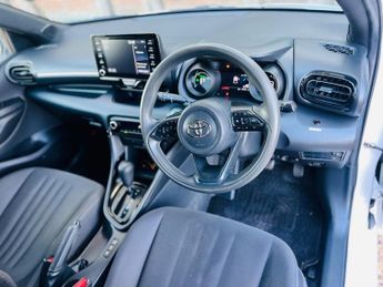 Toyota Yaris 1.5 VVT PETROL HATCHBACK