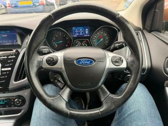 Ford Focus 1.6 Titanium Navigator Powershift Euro 5 5dr