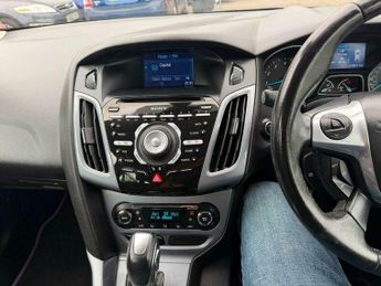 Ford Focus 1.6 Titanium Navigator Powershift Euro 5 5dr