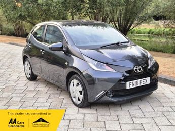 Toyota AYGO 1.0 VVT-i x-play Hatchback 5dr Petrol Manual Euro 6 (68 ps)
