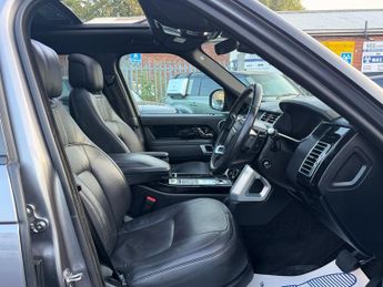 Land Rover Range Rover 3.0 SD V6 Vogue SUV 5dr Diesel Auto 4WD Euro 6 (s/s) (275 ps)