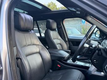Land Rover Range Rover 3.0 SD V6 Vogue SUV 5dr Diesel Auto 4WD Euro 6 (s/s) (275 ps)