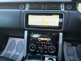 Land Rover Range Rover 3.0 SD V6 Vogue SUV 5dr Diesel Auto 4WD Euro 6 (s/s) (275 ps)