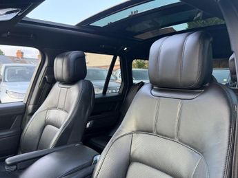 Land Rover Range Rover 3.0 SD V6 Vogue SUV 5dr Diesel Auto 4WD Euro 6 (s/s) (275 ps)
