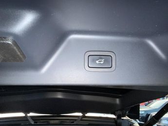 Land Rover Range Rover 3.0 SD V6 Vogue SUV 5dr Diesel Auto 4WD Euro 6 (s/s) (275 ps)