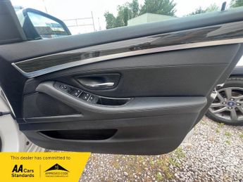 BMW 5 SERIES 2.0 520d Luxury Touring 5dr Diesel Auto Euro 6 (s/s) (184 ps)