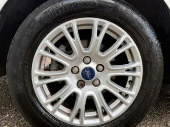 Ford Focus 1.6 Titanium Powershift Euro 5 5dr