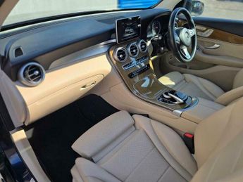 Mercedes-Benz C Class 2.1 GLC250d Sport (Premium) G-Tronic 4MATIC Euro 6 (s/s) 5dr