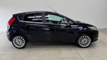 Ford Fiesta TITANIUM 1.4 5DR 96PS
