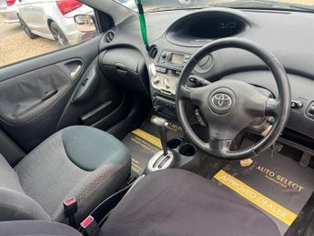 Toyota Yaris VVTI T SPIRIT