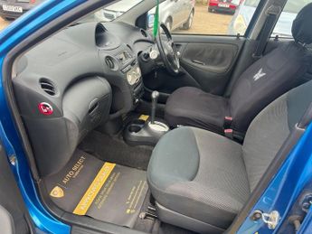 Toyota Yaris VVTI T SPIRIT