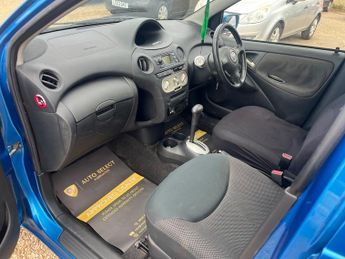 Toyota Yaris VVTI T SPIRIT