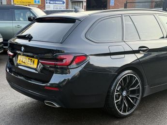 BMW 5 SERIES 3.0 530d MHT SE Touring 5dr Diesel Hybrid Steptronic xDrive Euro