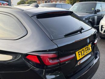 BMW 5 SERIES 3.0 530d MHT SE Touring 5dr Diesel Hybrid Steptronic xDrive Euro